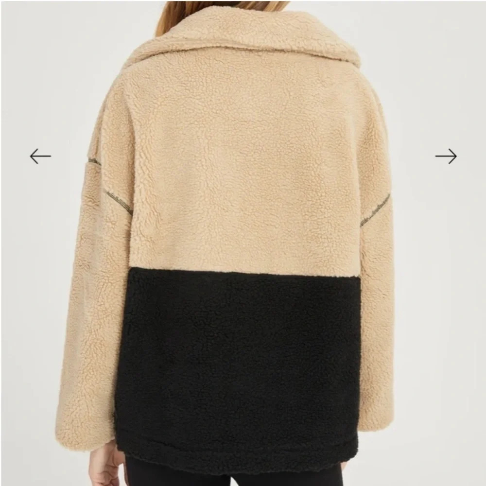 Something Navy Two-Tone Sherpa Pullover Jacket in Beige and Black - Picture 4 of 12